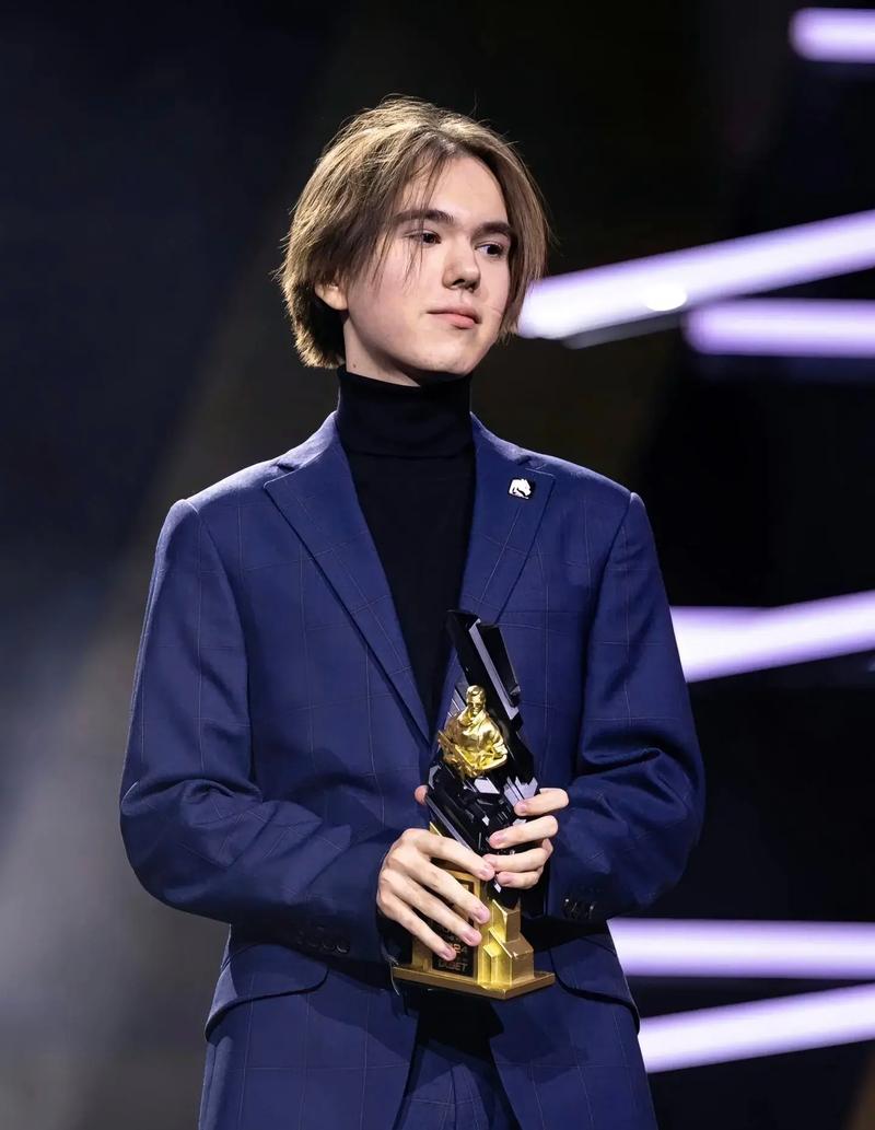 CS2重组已经开始——2024年秋季和2025年冬季的所有阵容变动