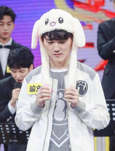 英雄联盟比赛：英雄联盟S10入围赛，LGD奋起挺进下一轮